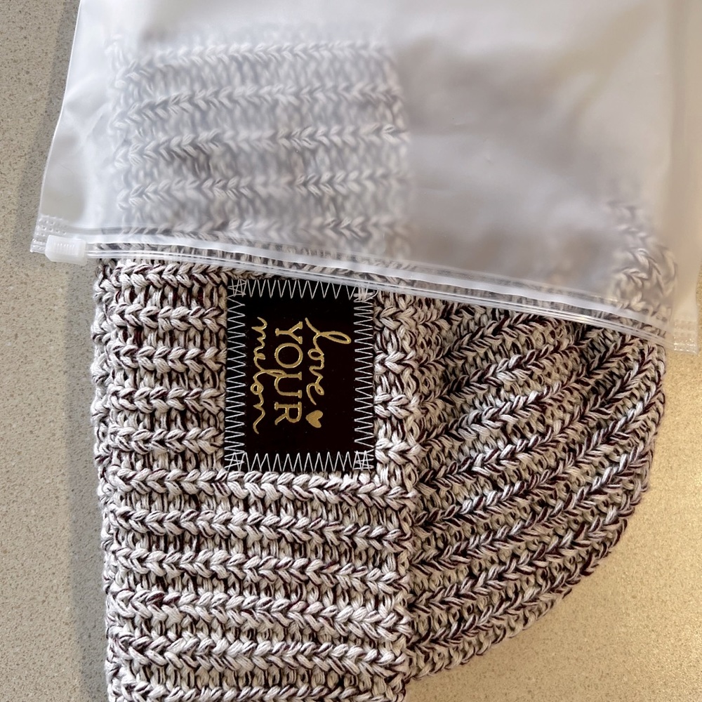 New in Bag Love your Melon hat